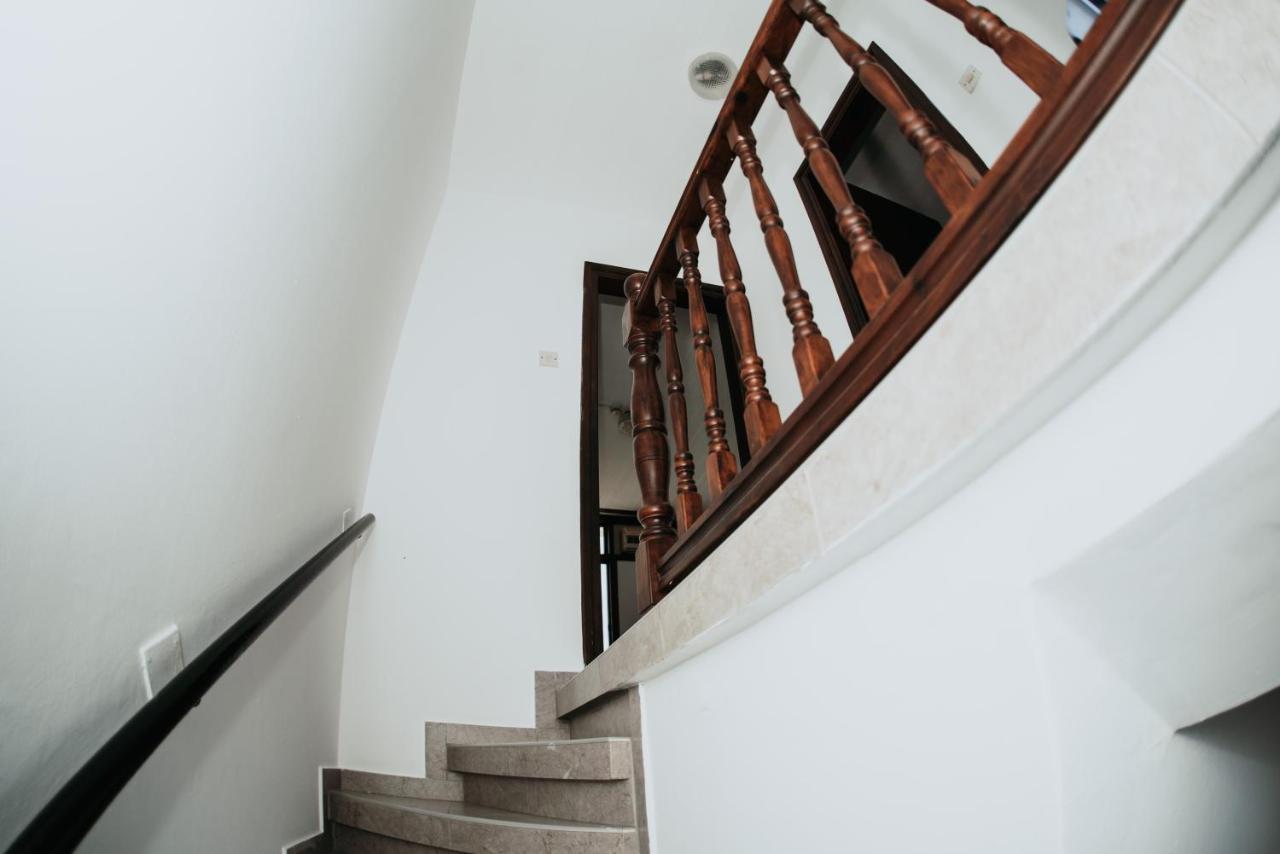 Ovis Hotel Apartments Ajía Nápa Kültér fotó