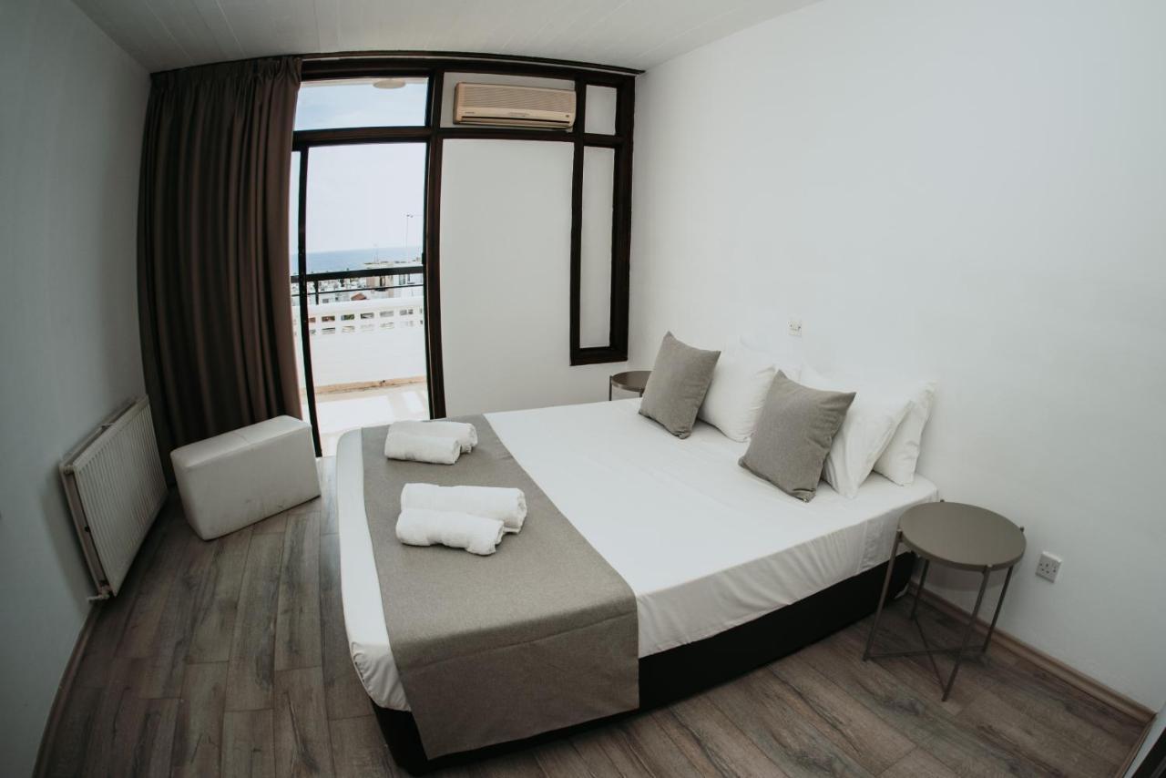Ovis Hotel Apartments Ajía Nápa Kültér fotó