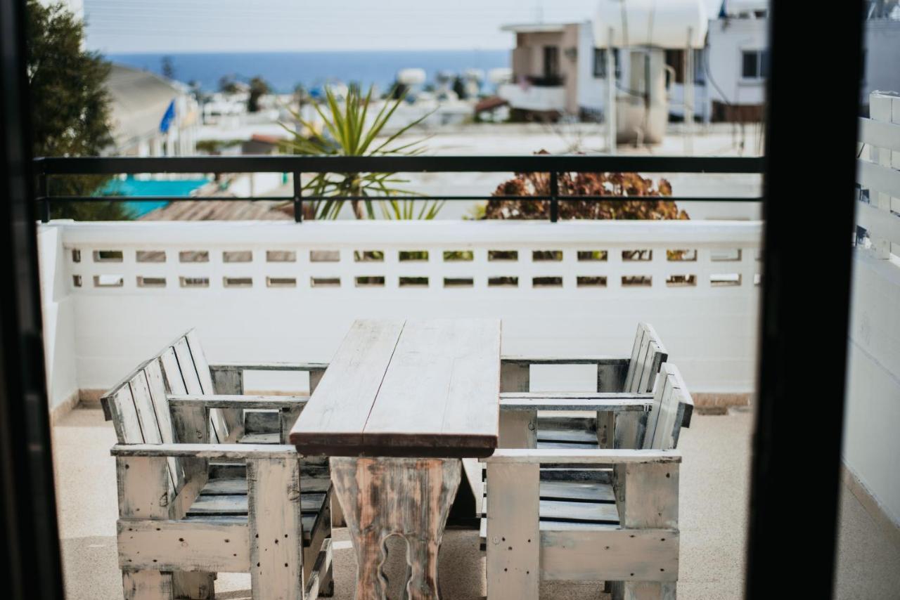 Ovis Hotel Apartments Ajía Nápa Kültér fotó