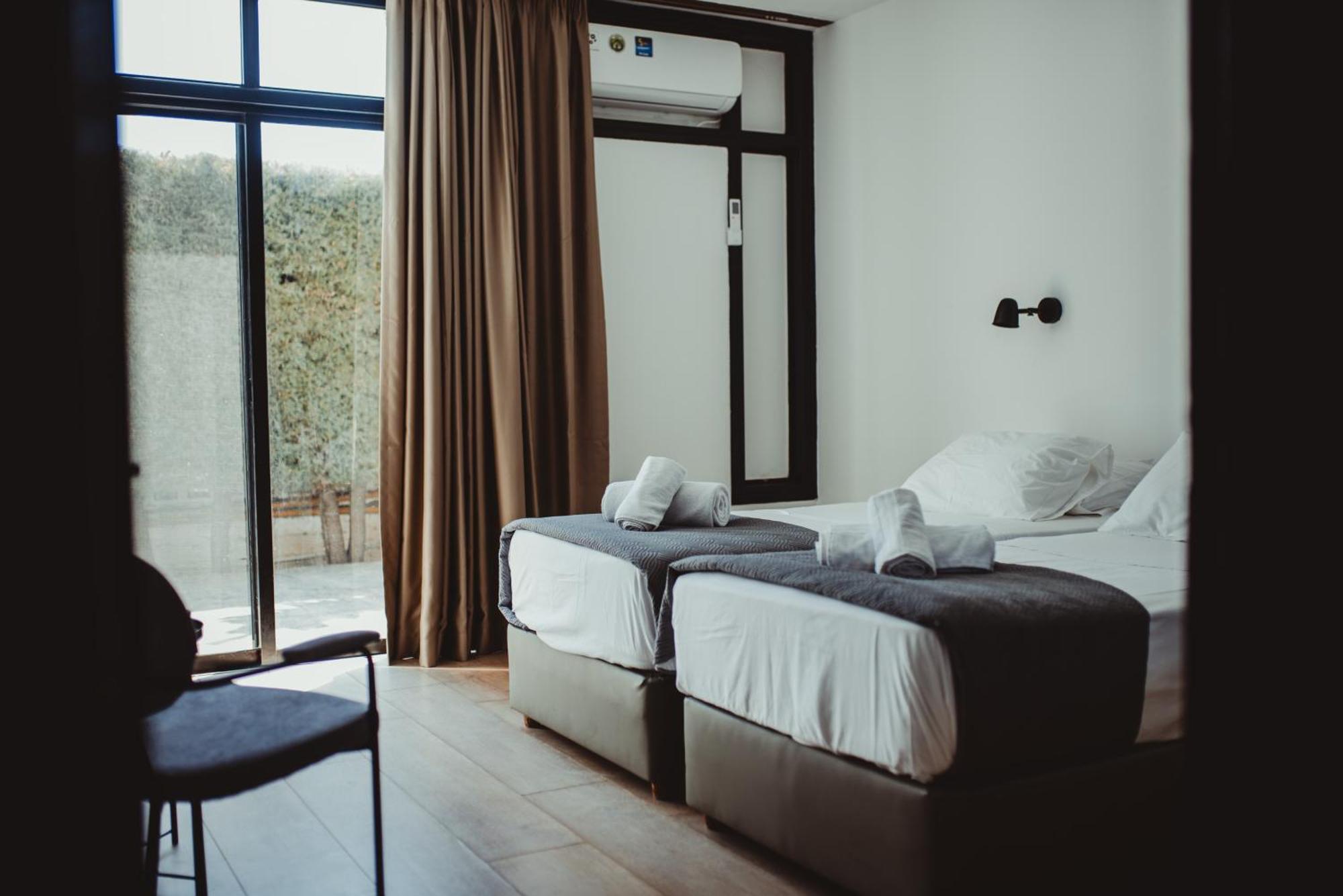 Ovis Hotel Apartments Ajía Nápa Kültér fotó