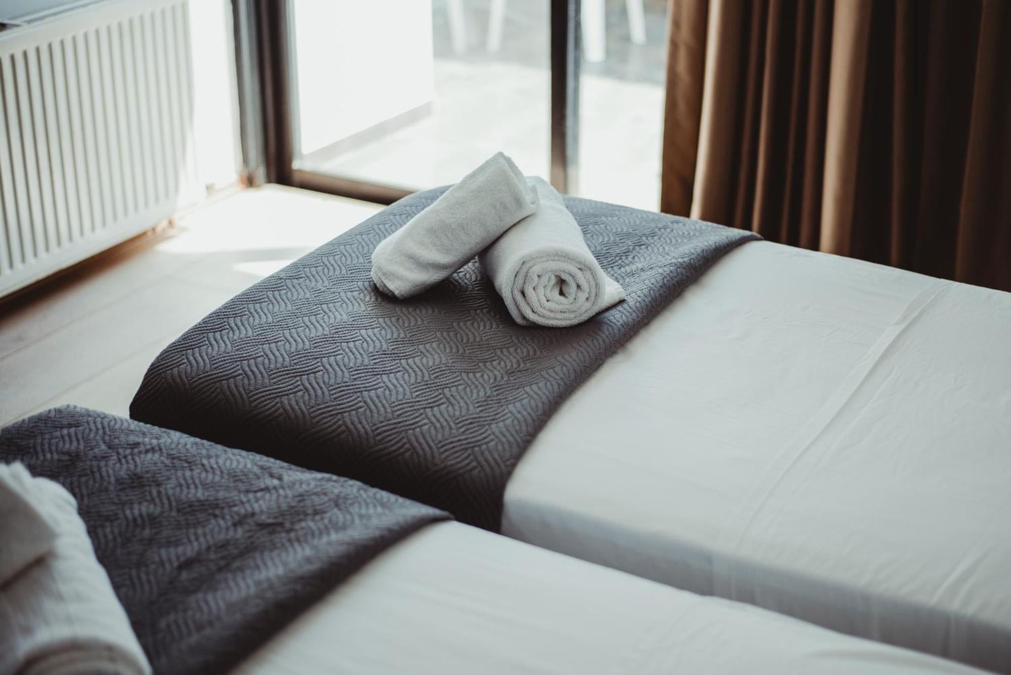 Ovis Hotel Apartments Ajía Nápa Kültér fotó
